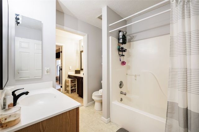 28 Osprey Drive, Henrietta, NY 14586