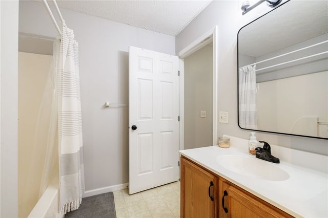 28 Osprey Drive, Henrietta, NY 14586