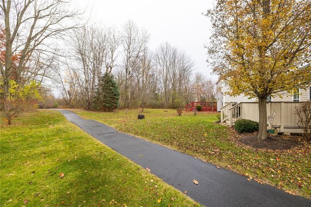 28 Osprey Drive, Henrietta, NY 14586