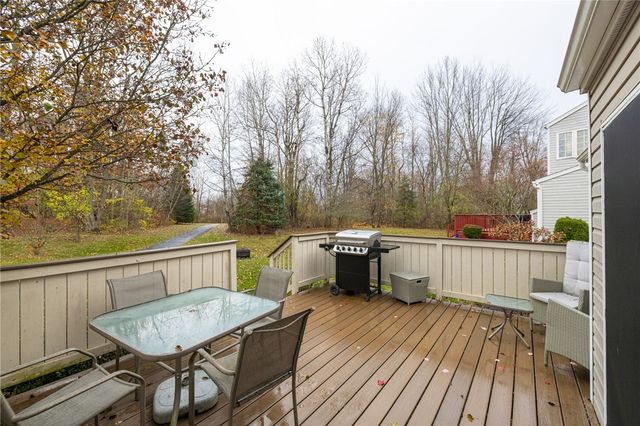 28 Osprey Drive, Henrietta, NY 14586