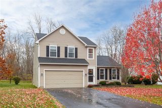 28 Osprey Drive, Henrietta, NY 14586
