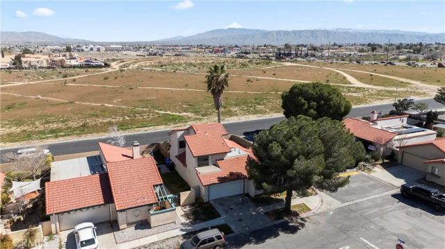 12207 Merrod, Victorville, CA 92395