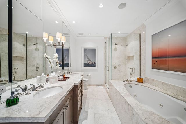 270 E Pearson Street 101, Chicago, IL 60611