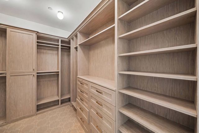 270 E Pearson Street 101, Chicago, IL 60611