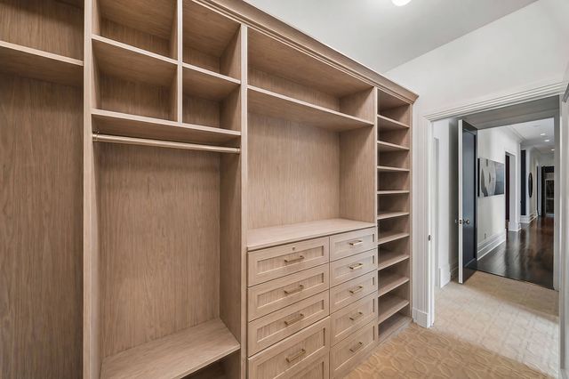 270 E Pearson Street 101, Chicago, IL 60611