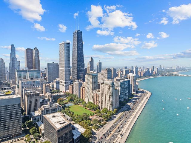 270 E Pearson Street 101, Chicago, IL 60611