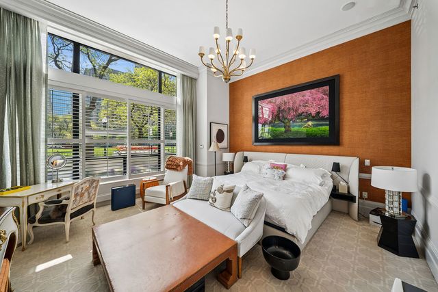 270 E Pearson Street 101, Chicago, IL 60611