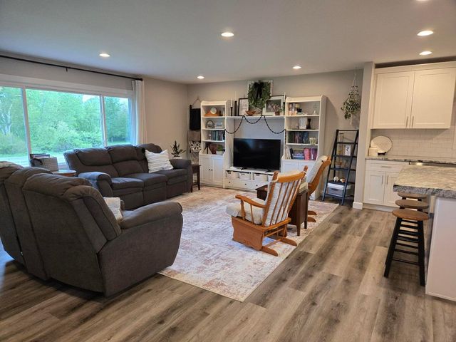 15100 White Oak Avenue, Lowell, IN 46356