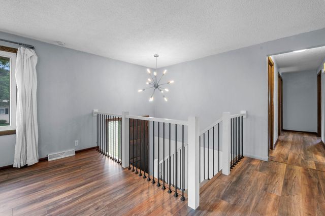 1561 15th Terrace NW, New Brighton, MN 55112