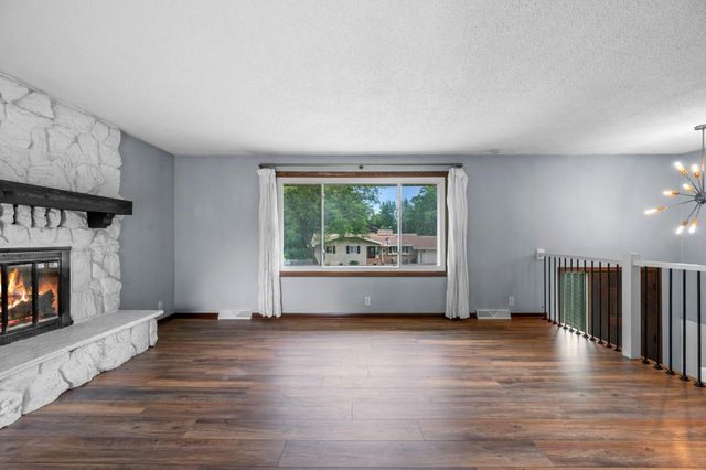 1561 15th Terrace NW, New Brighton, MN 55112