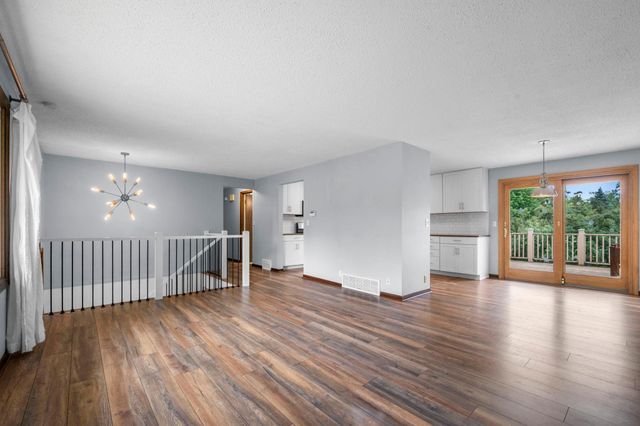 1561 15th Terrace NW, New Brighton, MN 55112