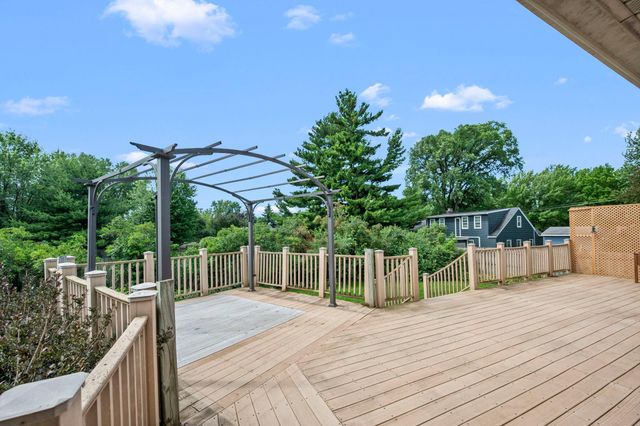 1561 15th Terrace NW, New Brighton, MN 55112