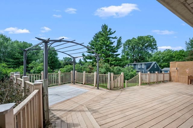 1561 15th Terrace NW, New Brighton, MN 55112