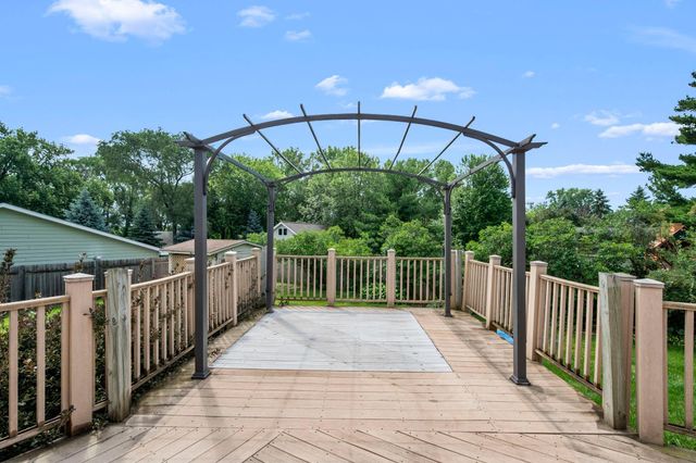 1561 15th Terrace NW, New Brighton, MN 55112