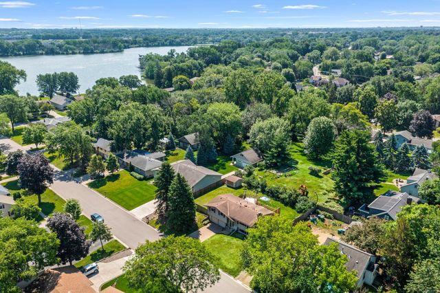 1561 15th Terrace NW, New Brighton, MN 55112