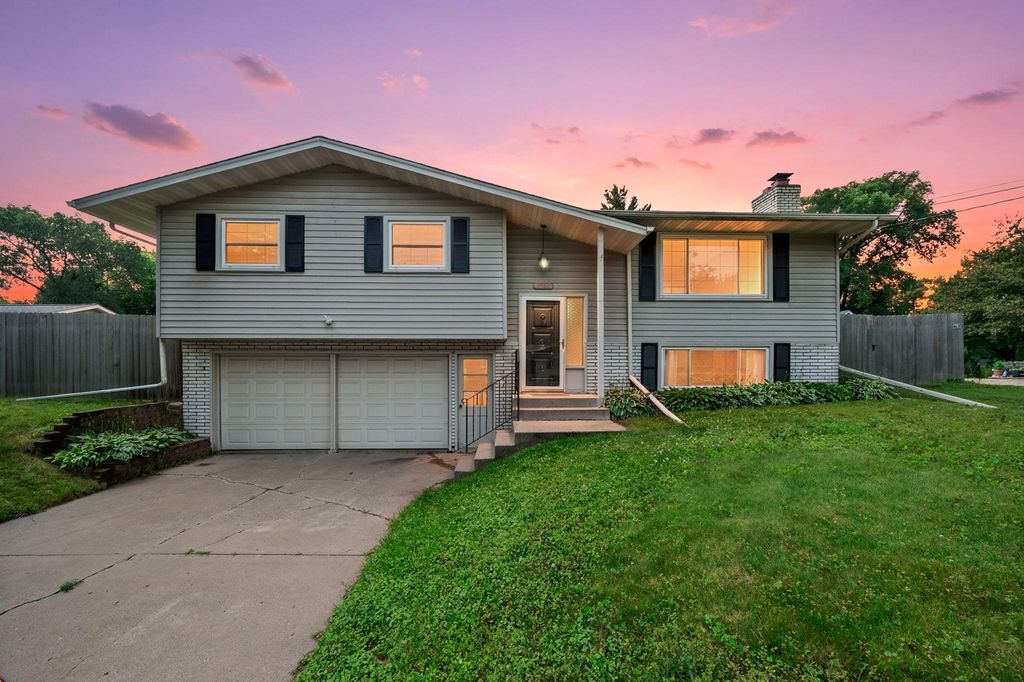 1561 15th Terrace NW, New Brighton, MN 55112