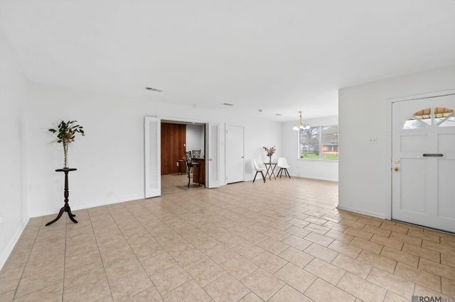 9955 Buena Vista Dr, Baton Rouge, LA 70815