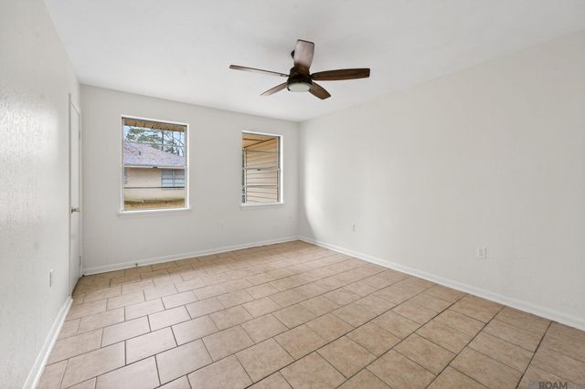 9955 Buena Vista Dr, Baton Rouge, LA 70815