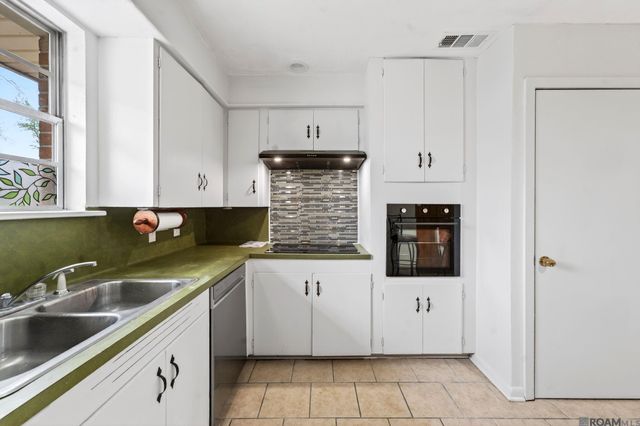 9955 Buena Vista Dr, Baton Rouge, LA 70815