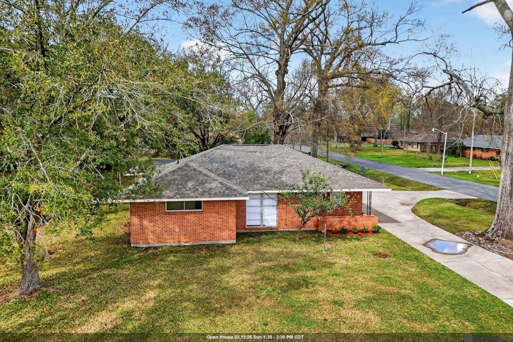 9955 Buena Vista Dr, Baton Rouge, LA 70815