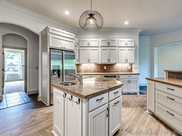 18894 E 80th Street North, Owasso, OK 74055