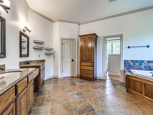 18894 E 80th Street North, Owasso, OK 74055