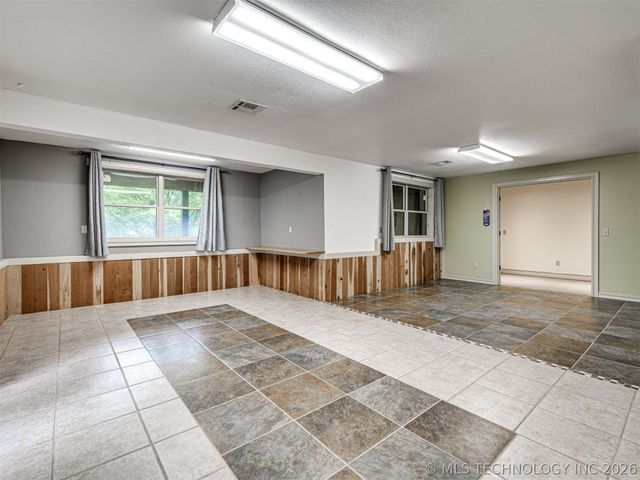 18894 E 80th Street North, Owasso, OK 74055
