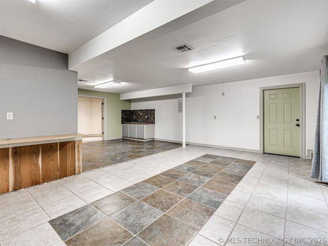 18894 E 80th Street North, Owasso, OK 74055