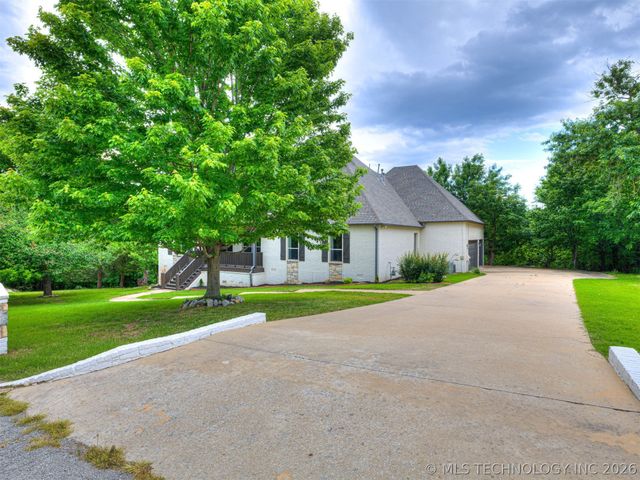18894 E 80th Street North, Owasso, OK 74055
