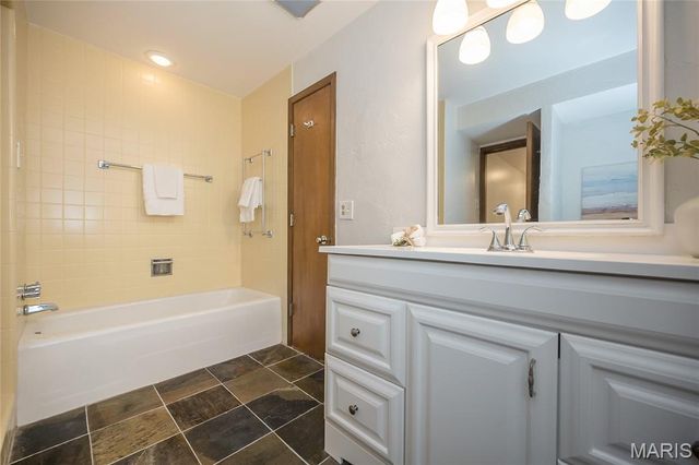 12987 Pingry Place, St Louis, MO 63131