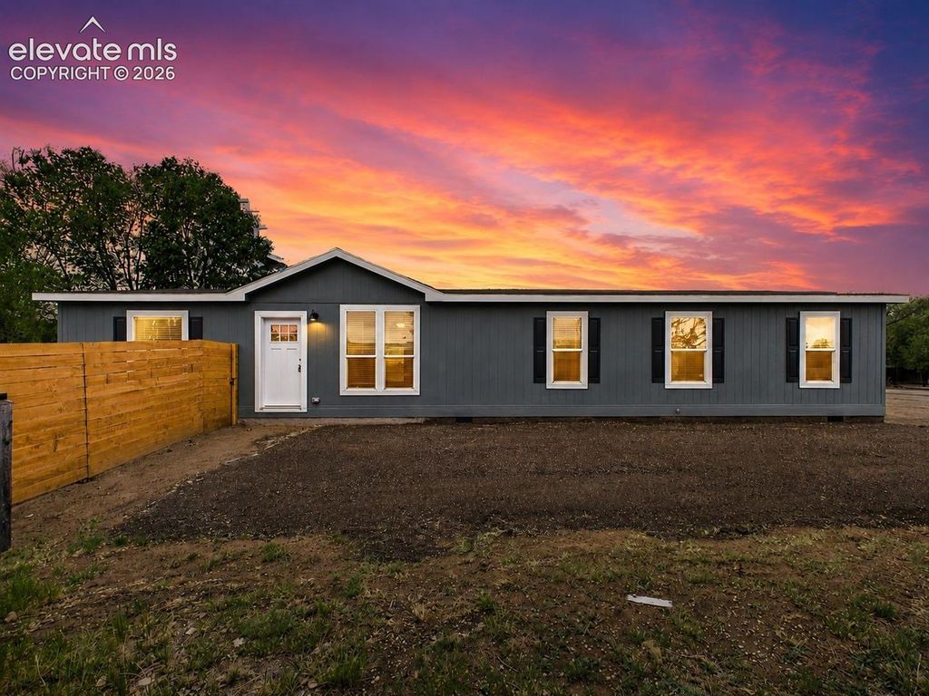 354 E Stewart Drive, Pueblo, CO 81007 — exterior