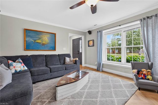 1353 New Mill DR, Chesapeake, VA 23322