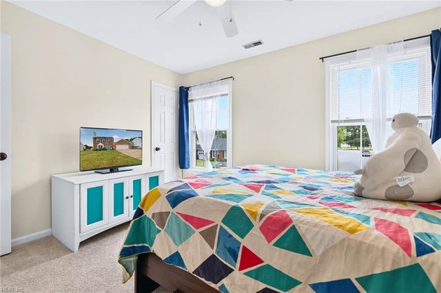 1353 New Mill DR, Chesapeake, VA 23322