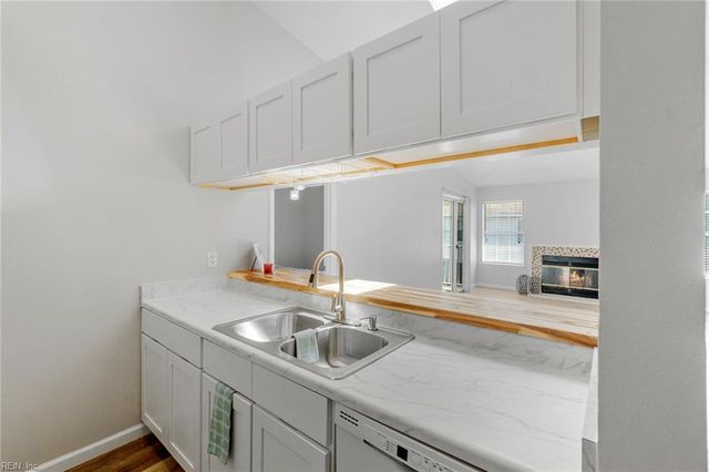 515 Peak CT, Virginia Beach, VA 23462