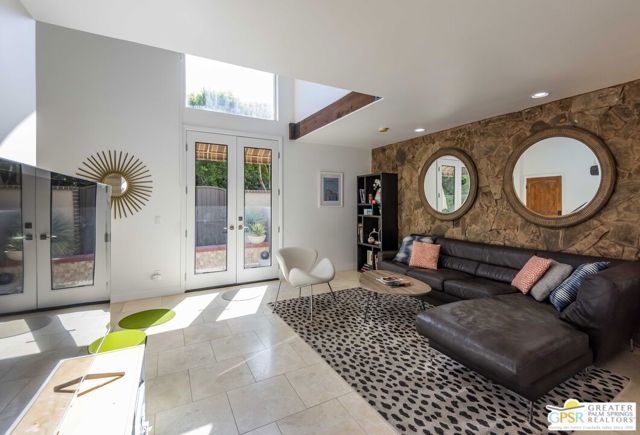 400 N Avenida Caballeros 11, Palm Springs, CA 92262