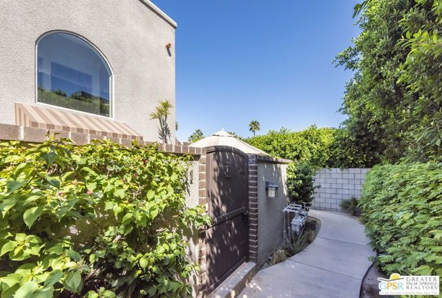 400 N Avenida Caballeros 11, Palm Springs, CA 92262