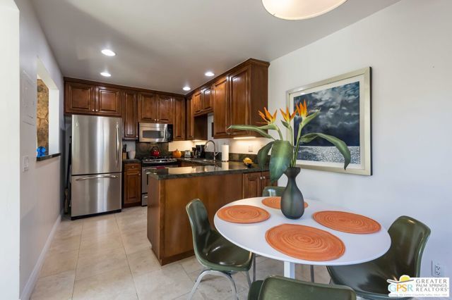 400 N Avenida Caballeros 11, Palm Springs, CA 92262