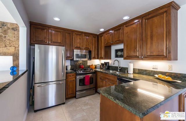 400 N Avenida Caballeros 11, Palm Springs, CA 92262