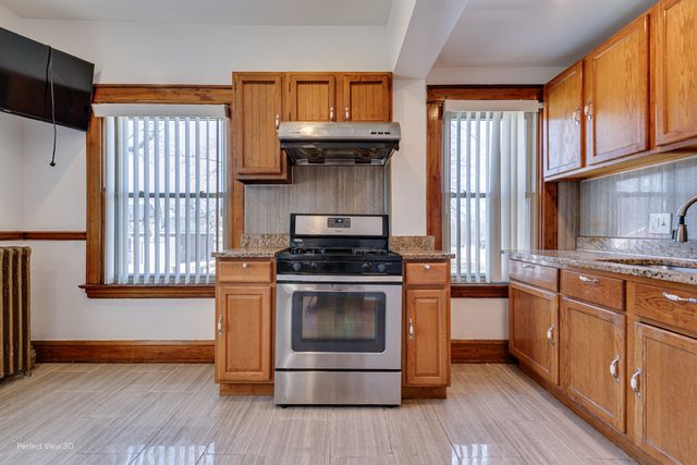 400 S 1ST Avenue, Maywood, IL 60153