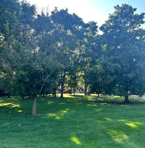 130 CRAB APPLE Lane, Oak Brook, IL 60523