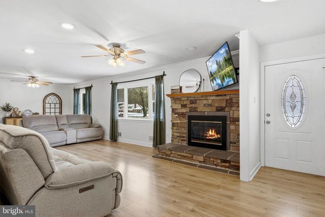 4030 RAVINE DR, White Plains, MD 20695