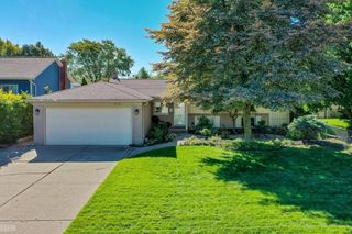 8716 Calvert Drive, Sterling Heights, MI 48312