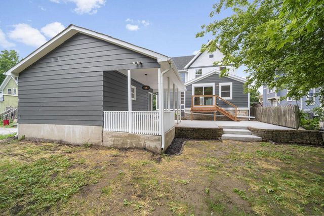 125 E Park AVENUE, Waukesha, WI 53186