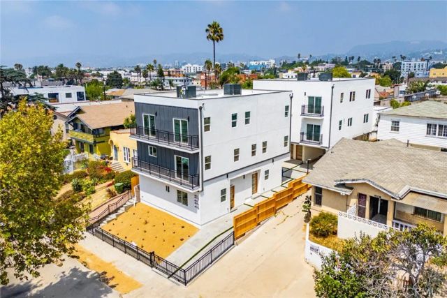 4511 Rosewood Avenue, Los Angeles, CA 90004