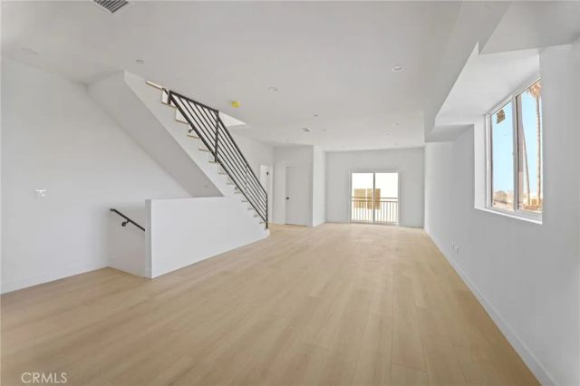 4511 Rosewood Avenue, Los Angeles, CA 90004