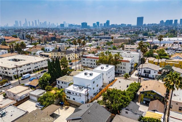 4511 Rosewood Avenue, Los Angeles, CA 90004