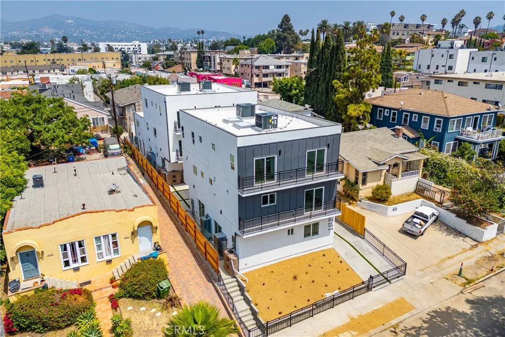 4511 Rosewood Avenue, Los Angeles, CA 90004