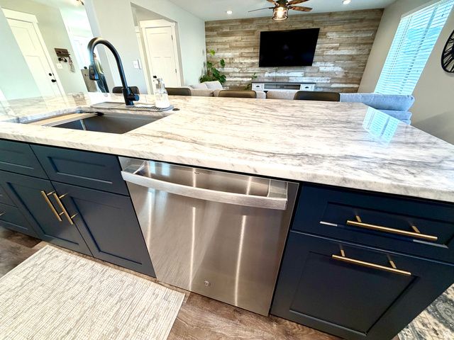 35 E WATER LN, Vineyard, UT 84059