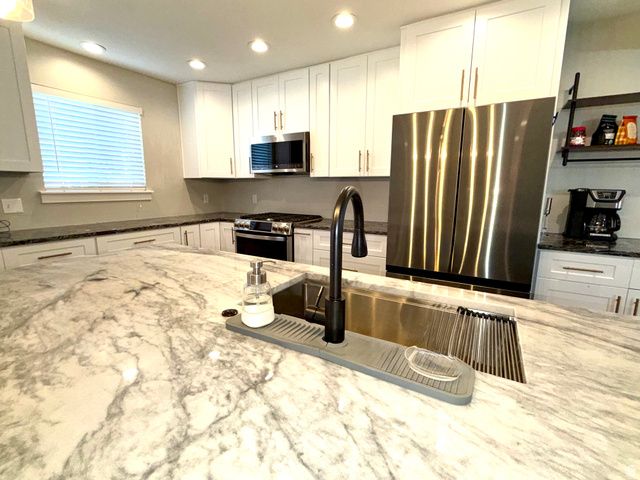 35 E WATER LN, Vineyard, UT 84059