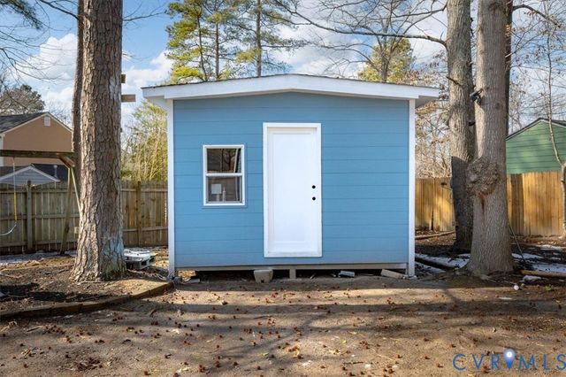 5325 White Pickett Ln, North Chesterfield, VA 23237